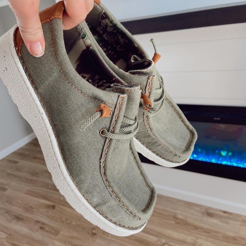 Justin Shoes. GREEN. Practically brand new. Size 8.5 Men’s/ Women’s 10